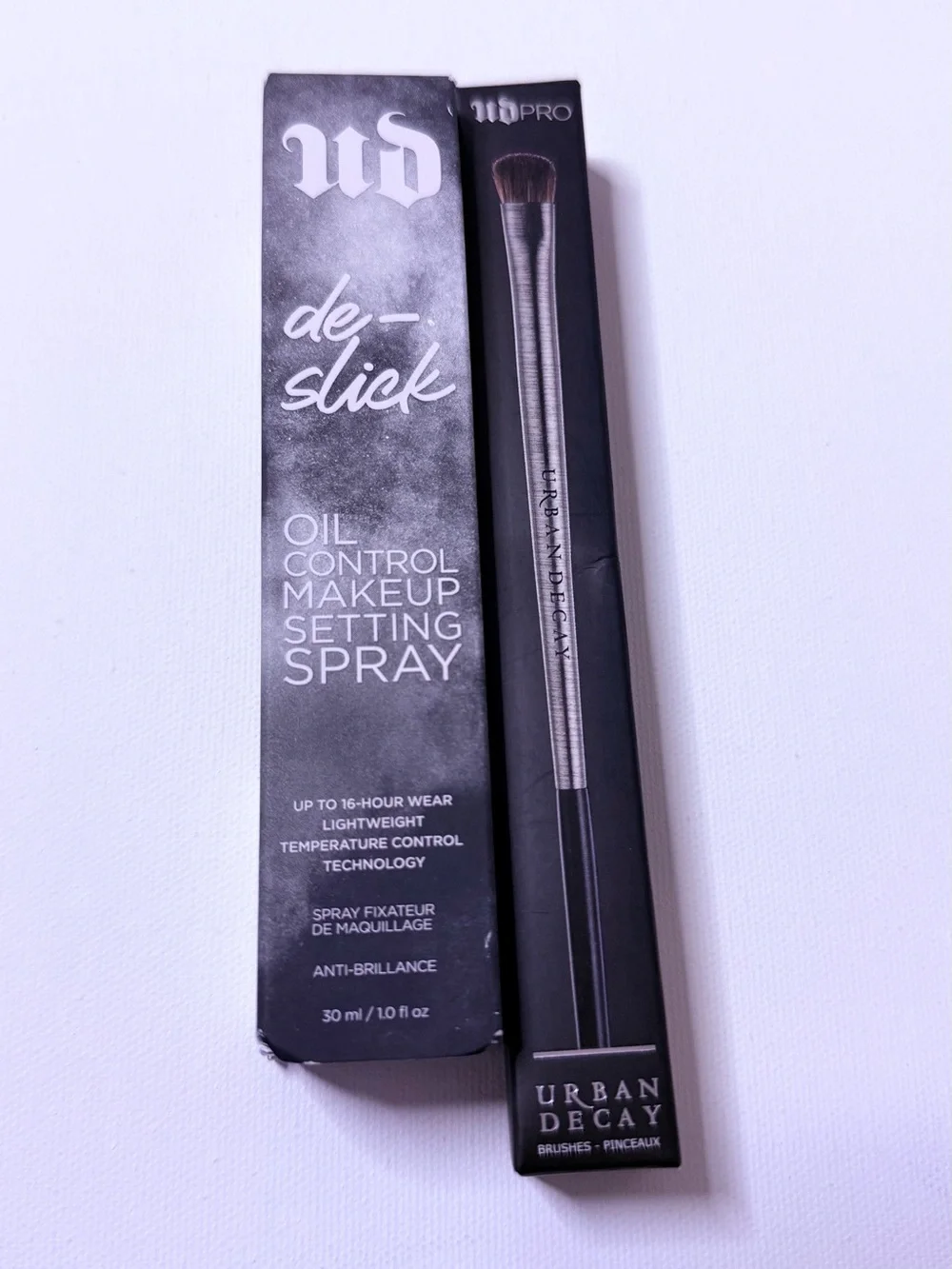 Urban Decay De-Slick Setting Spray + Moondust E-210 Brush Bundle New